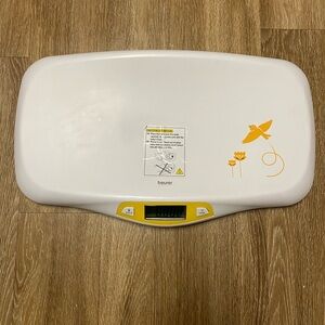 Beurer Digital Baby Scale - White with Yellow Accents